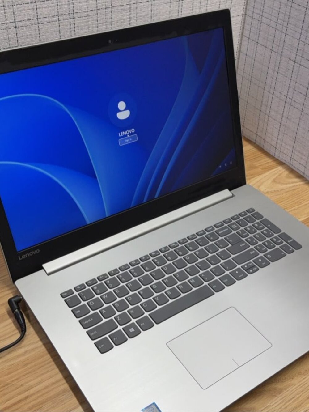 Lenovo IdeaPad 320-17IKB 17.3" Laptop i7-7500U 16GB RAM 2TB HDD Windows 11